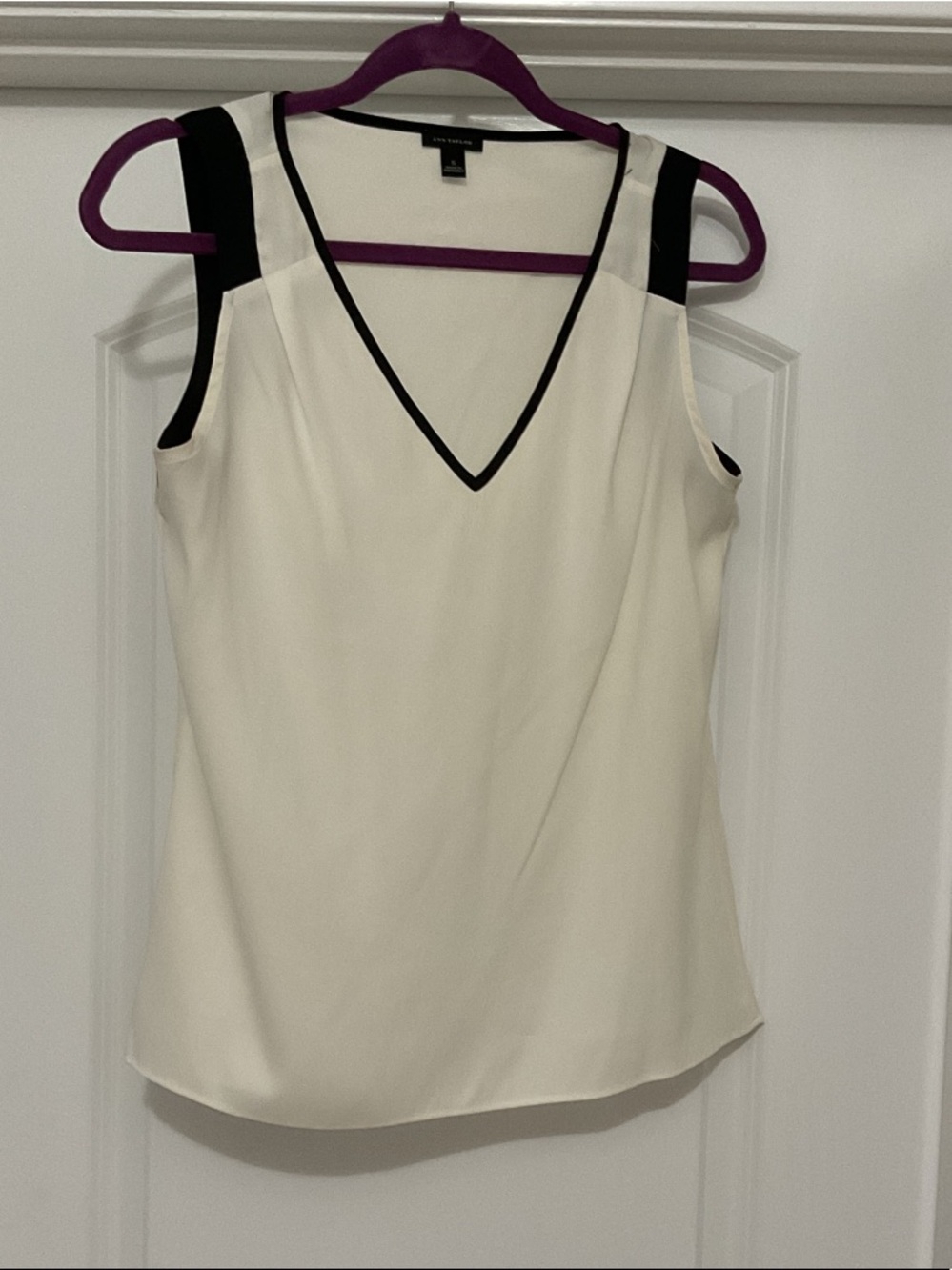 Ann Taylor Cream V-Neck Sleeveless Top with Black Trim